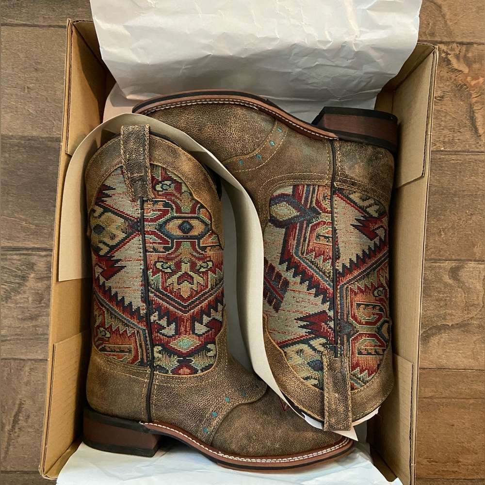 LAREDO WOMEN'S SCOUT WESTERN BOOTS - SQUARE TOE